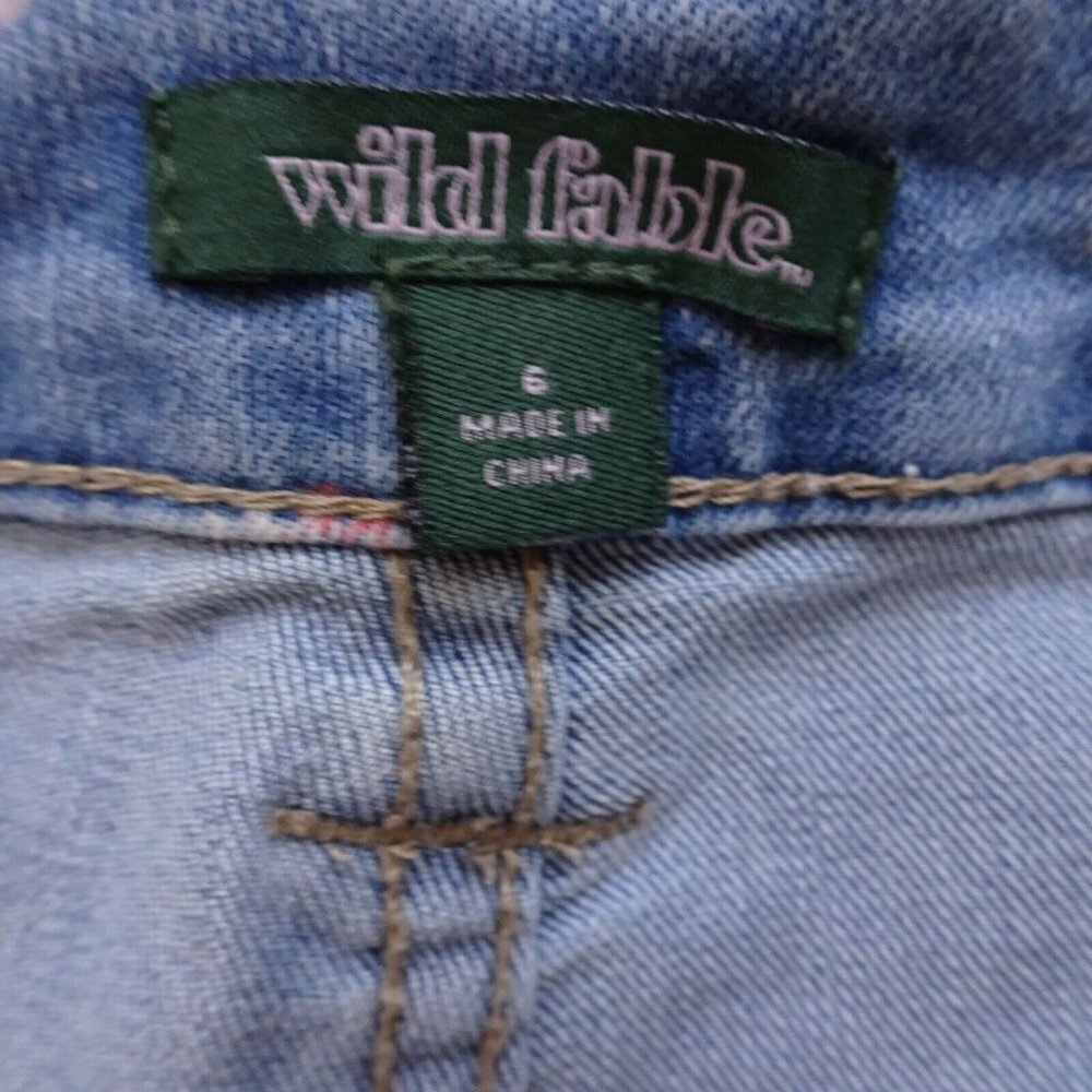 💰3/$25 Wild Fable Women's Denim Jean Shorts Cut-Off Floral Stretch Raw Hem  6 - Picture 9 of 12